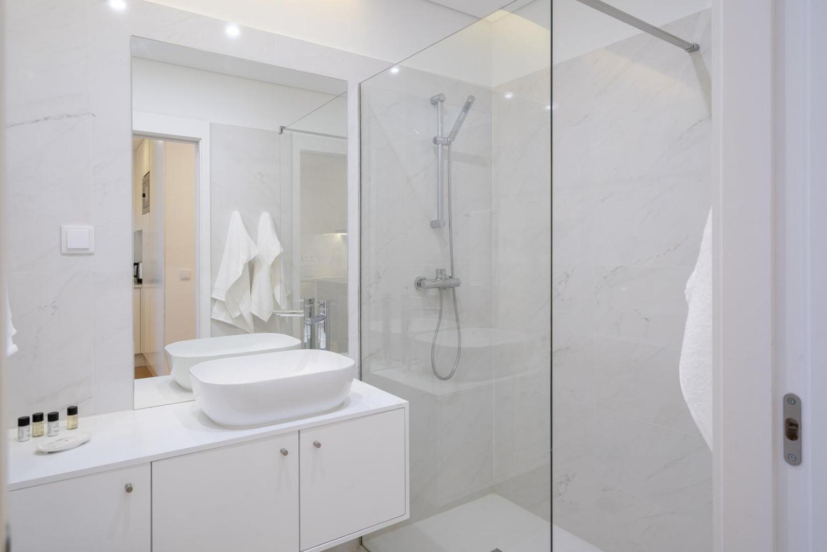 Guestready - Modern 2-Bedroom Apt In Cedofeita OOporto Extérieur photo